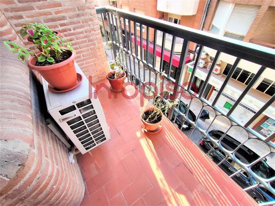 Foto 2 de Piso en venta en Valdepeñas de 4 habitaciones con terraza y garaje