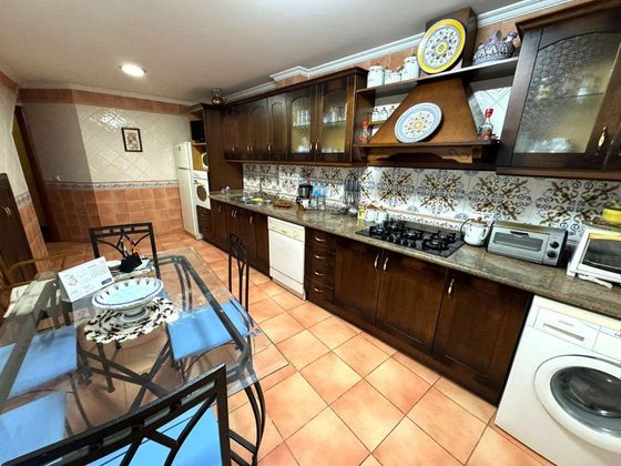 Foto 1 de Casa en venda a Valdepeñas de 5 habitacions amb terrassa i garatge