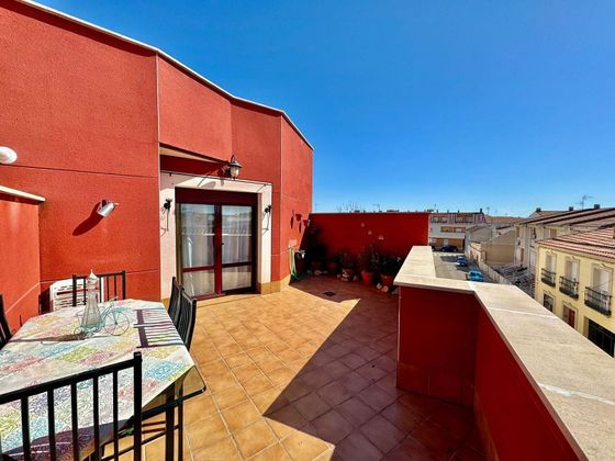 Foto 1 de Àtic en venda a Valdepeñas de 2 habitacions amb terrassa i aire acondicionat