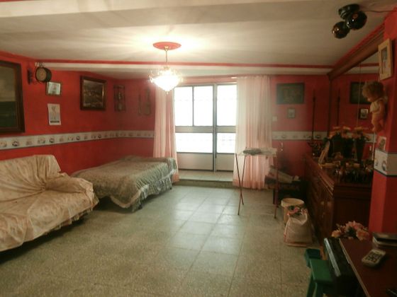 Foto 1 de Casa en venda a calle Paz de 3 habitacions amb balcó i calefacció