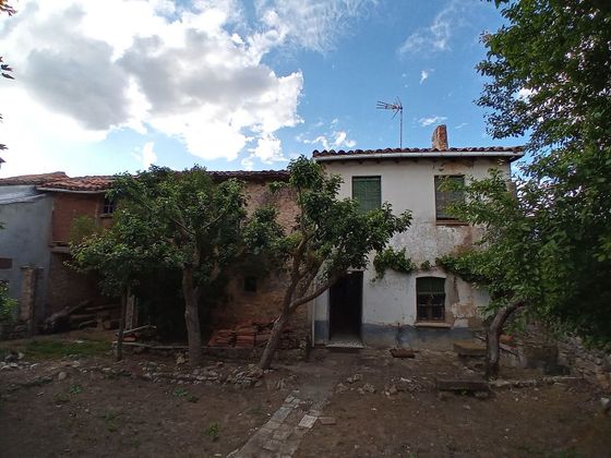 Foto 1 de Casa en venda a barrio Valoria de Aguilar de 3 habitacions amb garatge i jardí