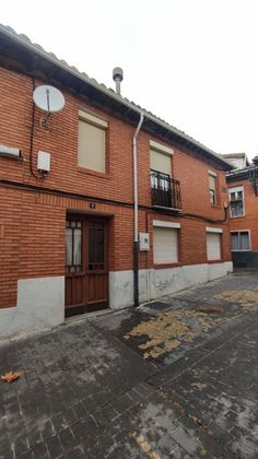 Foto 2 de Casa en venda a calle Barquillo de 10 habitacions amb jardí i calefacció