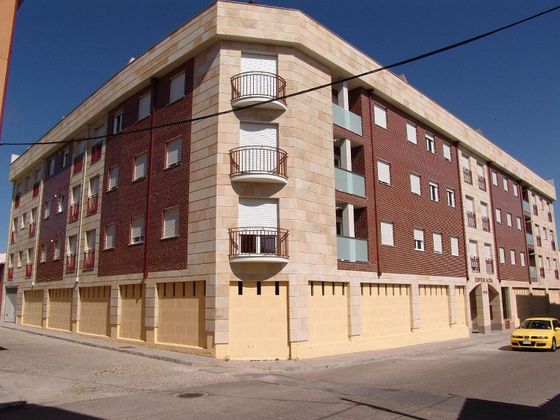 Foto 1 de Piso en venta en Peñaranda de Bracamonte de 3 habitaciones con terraza y garaje