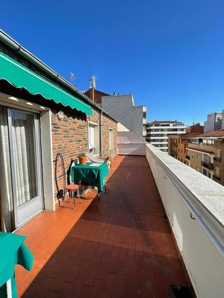Foto 1 de Àtic en venda a Hospitales - Campus de 4 habitacions amb terrassa i balcó