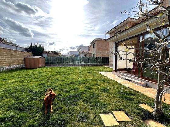Foto 2 de Xalet en venda a Terradillos de 3 habitacions amb terrassa i piscina