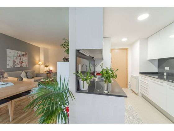 Foto 1 de Pis en venda a Estadi-Horta Vermella-Santa Anna de 3 habitacions amb garatge i balcó