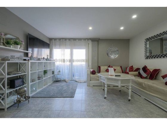 Foto 1 de Piso en venta en Manlleu de 2 habitaciones con garaje y balcón