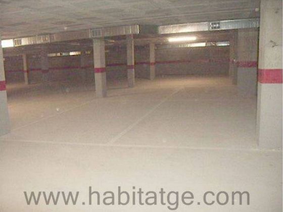 Foto 1 de Alquiler de garaje en Santa Clara-Caputxins-Hospital de 12 m²