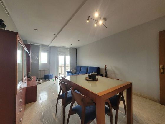 Foto 2 de Dúplex en venta en Manlleu de 3 habitaciones con terraza y garaje