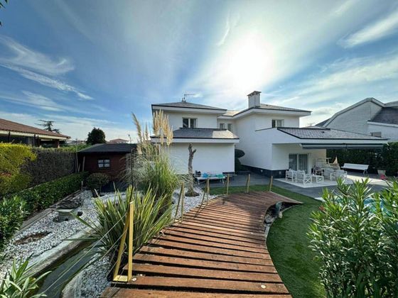 Foto 1 de Casa en venda a Gurb de 5 habitacions amb terrassa i piscina