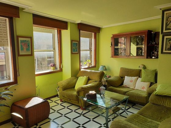 Foto 2 de Venta de casa adosada en Bouzas - Coia de 4 habitaciones con terraza y garaje
