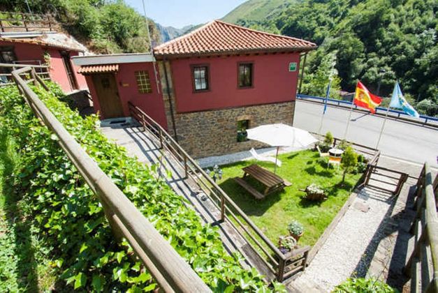Foto 2 de Xalet en venda a carretera Piedrafita de 7 habitacions amb terrassa i jardí