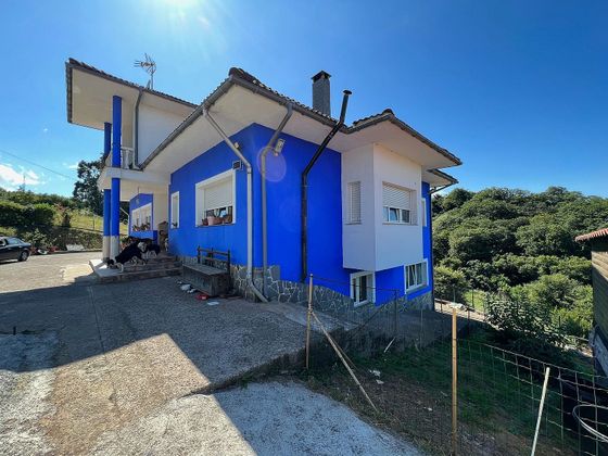 Foto 2 de Casa en venda a calle Lugar Pruvia de Arriba de 4 habitacions amb terrassa i garatge