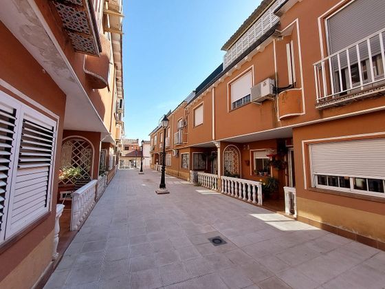 Foto 1 de Casa en venda a calle CL Joan Miro de 3 habitacions amb terrassa i aire acondicionat