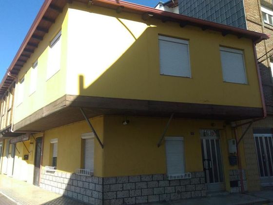 Foto 1 de Casa en venta en Camponaraya de 4 habitaciones con calefacción