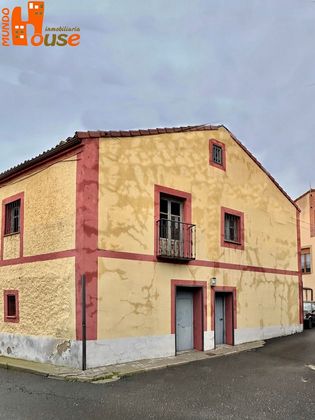 Foto 2 de Casa en venda a Palazuelos de Eresma de 5 habitacions amb garatge