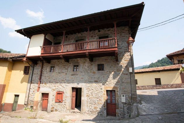 Foto 1 de Casa en venda a Quirós de 4 habitacions amb terrassa i balcó