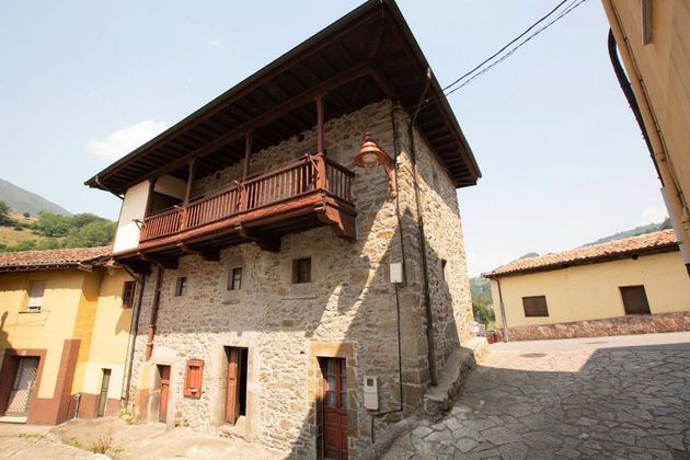 Foto 2 de Casa en venda a Quirós de 4 habitacions amb terrassa i balcó