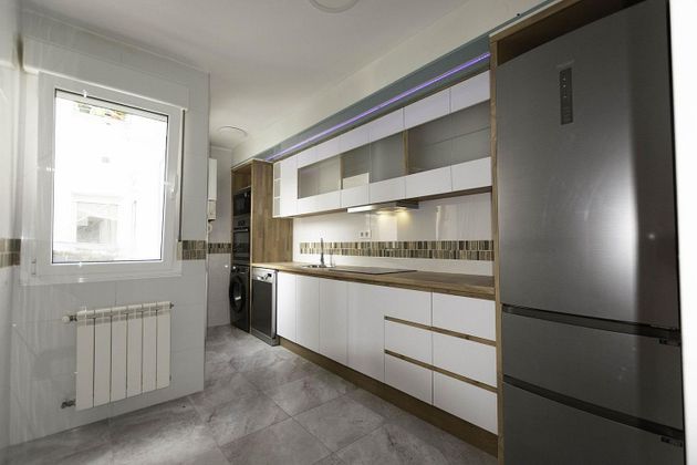 Foto 1 de Pis en venda a Tenderina Alta - Fozaneldi de 3 habitacions amb garatge i calefacció