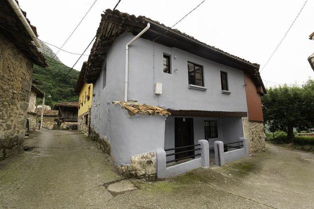 Foto 1 de Casa rural en venda a Quirós de 3 habitacions amb jardí