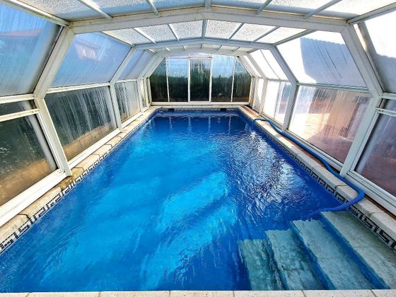 Foto 2 de Casa adossada en venda a Santa Cruz de Bezana de 4 habitacions amb terrassa i piscina
