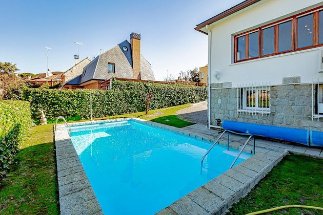 Foto 2 de Xalet en lloguer a Mirasierra de 4 habitacions amb terrassa i piscina