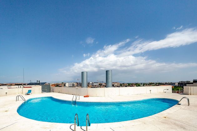 Foto 1 de Dúplex en alquiler en La Hoya - Moscatelares de 1 habitación con piscina y jardín
