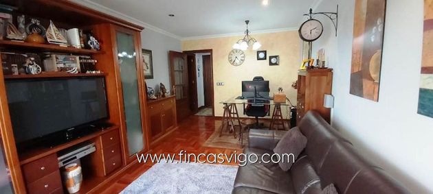 Foto 1 de Venta de piso en Alcabre - Navia - Comesaña de 3 habitaciones con garaje y calefacción