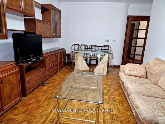Foto 2 de Alquiler de piso en calle De Oporto de 2 habitaciones con garaje y muebles