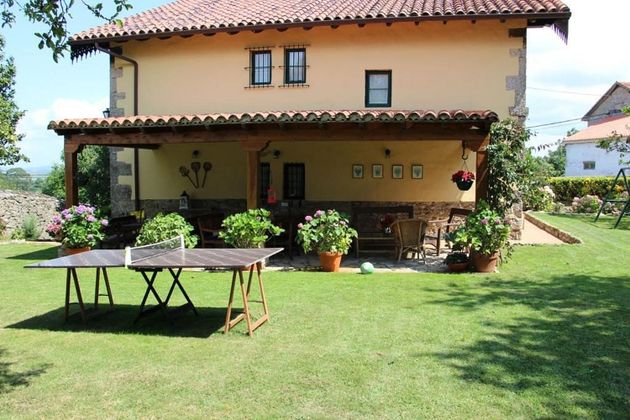 Foto 2 de Xalet en venda a Maliaño de 8 habitacions amb terrassa i jardí