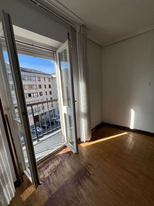 Foto 1 de Piso en venta en Alisal - Cazoña - San Román de 3 habitaciones con balcón