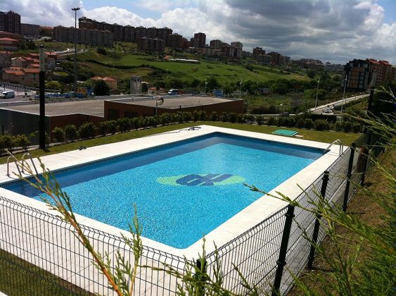 Foto 2 de Pis en venda a Valdenoja - La Pereda de 3 habitacions amb piscina i garatge