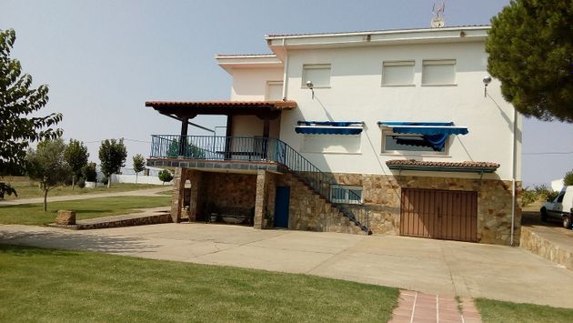 Foto 2 de Xalet en venda a Valcabado de 4 habitacions amb terrassa i piscina
