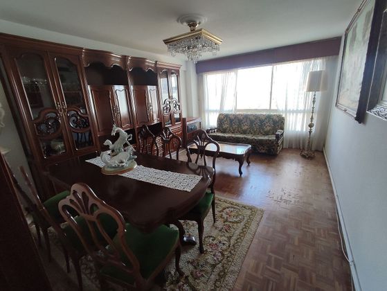 Foto 2 de Piso en venta en Os Mallos - San Cristóbal de 4 habitaciones con calefacción y ascensor