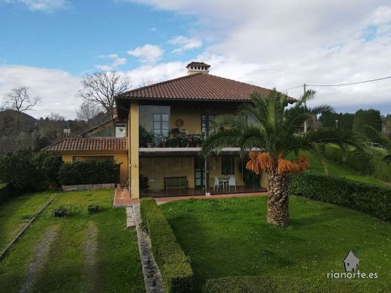 Foto 1 de Xalet en venda a Ribadesella de 8 habitacions amb terrassa i jardí