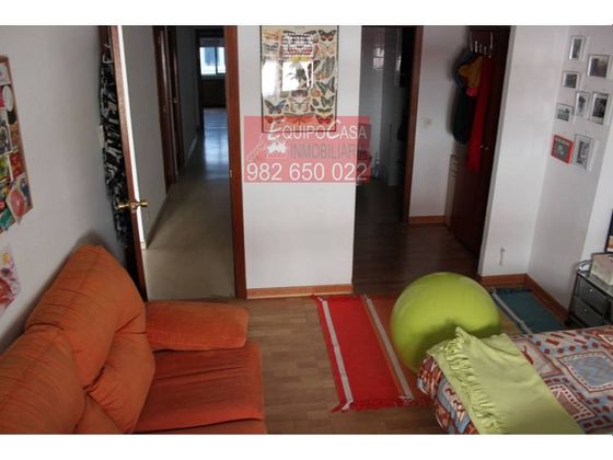 Foto 2 de Piso en venta en San Roque - As Fontiñas de 5 habitaciones con garaje y balcón