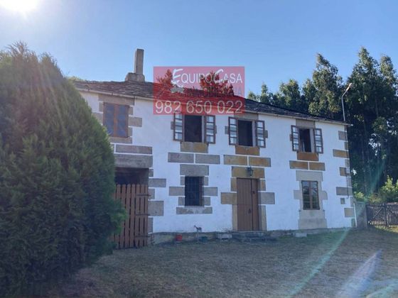 Foto 2 de Casa en venda a Outeiro de Rei de 4 habitacions amb garatge i jardí