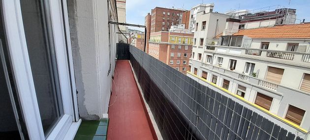 Foto 1 de Venta de piso en Ametzola de 3 habitaciones con terraza y balcón
