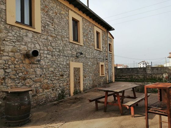 Foto 1 de Venta de chalet en Galizano de 6 habitaciones con terraza y jardín