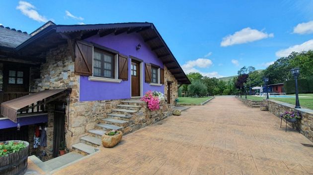 Foto 1 de Casa rural en venta en Carucedo de 5 habitaciones con terraza y piscina