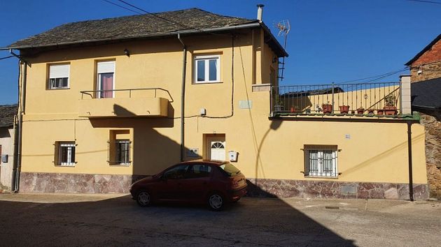 Foto 2 de Chalet en venta en Compostilla - Columbrianos de 4 habitaciones con terraza y balcón