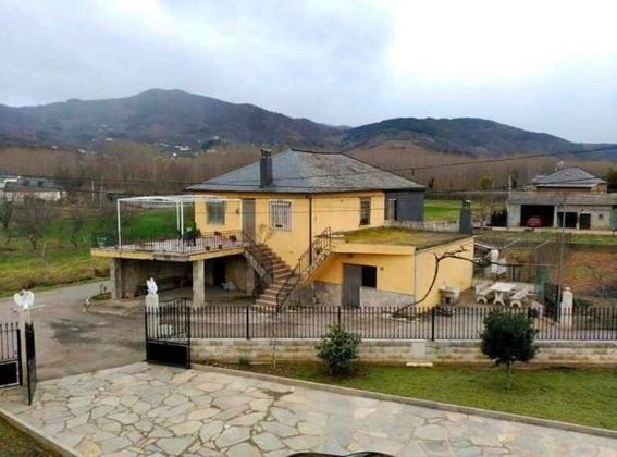 Foto 1 de Casa rural en venda a Corullón de 3 habitacions amb terrassa
