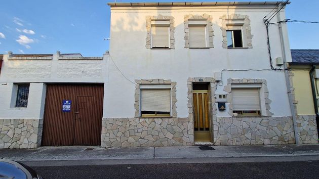 Foto 1 de Casa rural en venta en Bembibre de 5 habitaciones con terraza y garaje