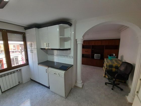 Foto 2 de Piso en venta en Centro - Ponferrada de 3 habitaciones con terraza y garaje