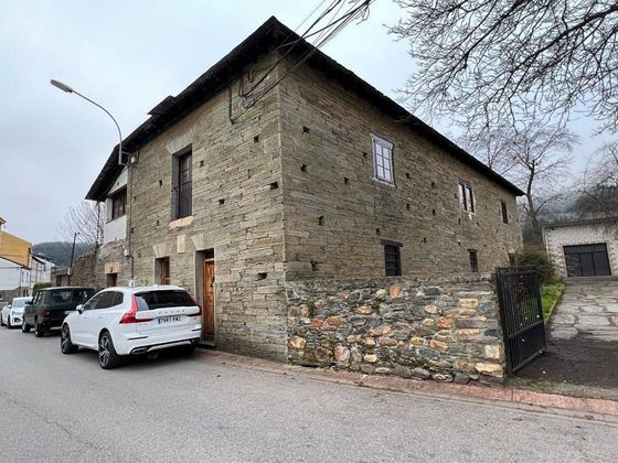 Foto 1 de Casa rural en venda a Vega de Espinareda de 3 habitacions amb garatge i jardí