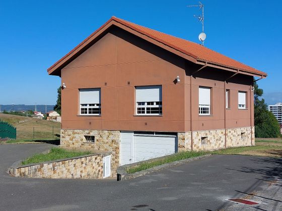 Foto 1 de Xalet en venda a Roces Sur de 2 habitacions amb terrassa i garatge