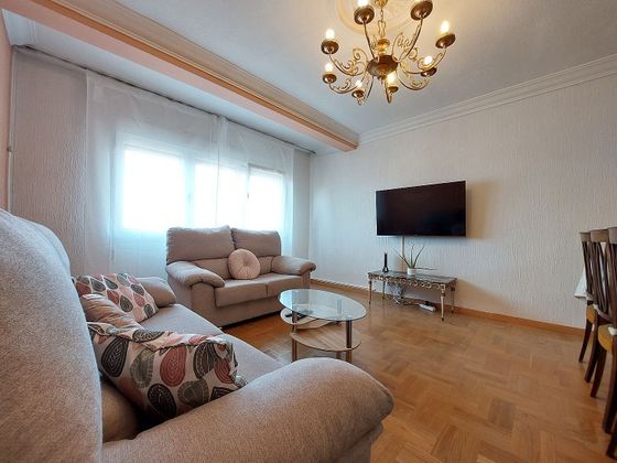 Foto 2 de Pis en lloguer a Nuevo Gijón de 3 habitacions amb mobles i calefacció
