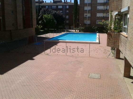 Foto 1 de Pis en venda a El Carmen - Casas del Hogar de 3 habitacions amb piscina i garatge