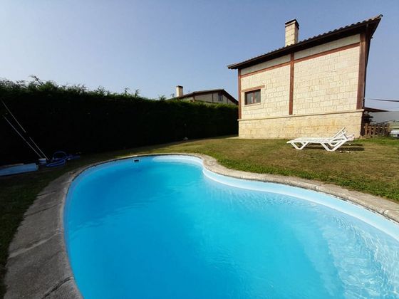 Foto 2 de Casa en venda a Husillos de 4 habitacions amb piscina i garatge