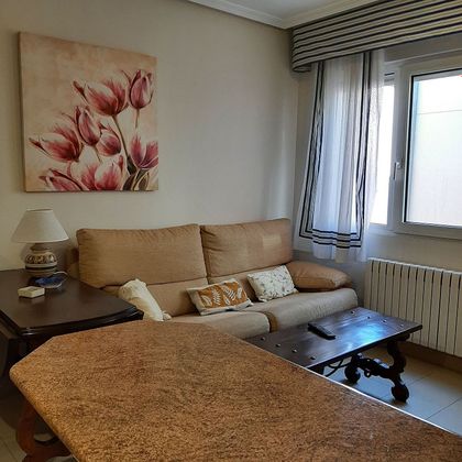 Foto 1 de Pis en lloguer a calle Calderón de la Barca de 1 habitació amb mobles i calefacció